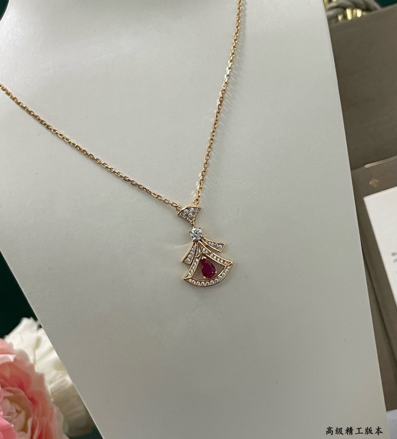 Bv1g*ai necklaces